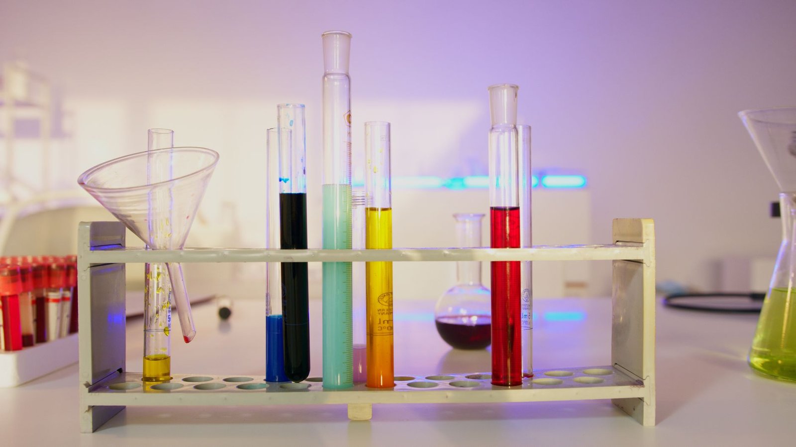 How to Choose a Contract Cosmetic Manufacturer in Canada