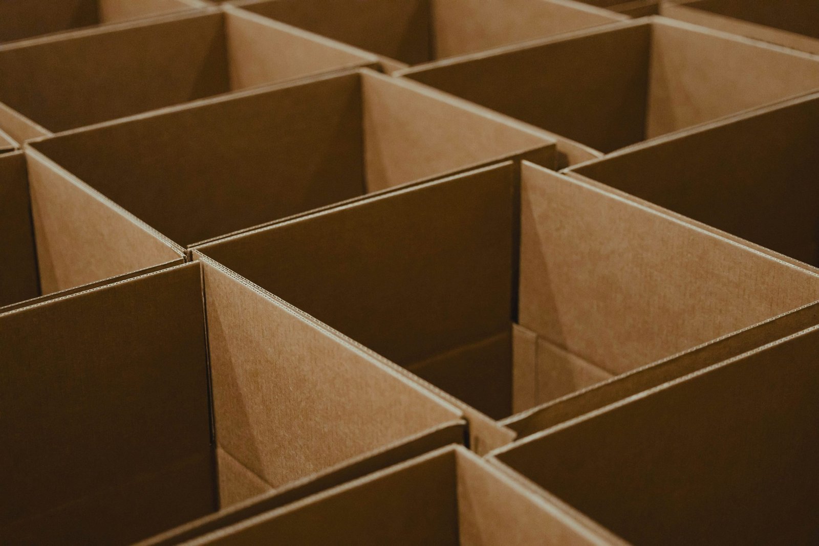 Qu’est-ce qu’un fabricant à MOQ bas et pourquoi c’est déterminant — article Formyoule™ Inc.