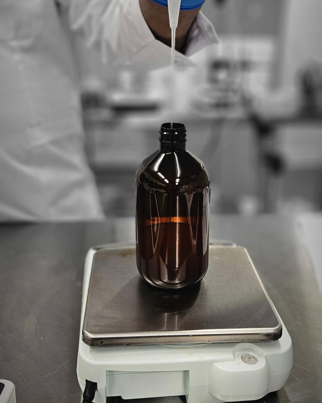 Quality control weighing station &mdash; Formyoule&trade; Inc. boutique cosmetic lab