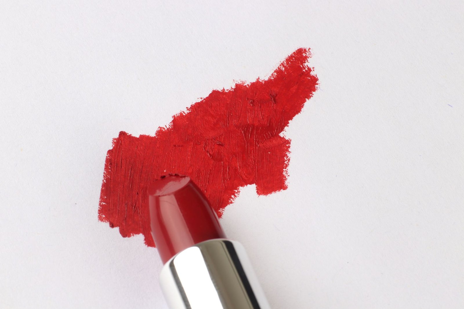 Low-MOQ Cosmetic Manufacturers: How to Vet One Before You Commit